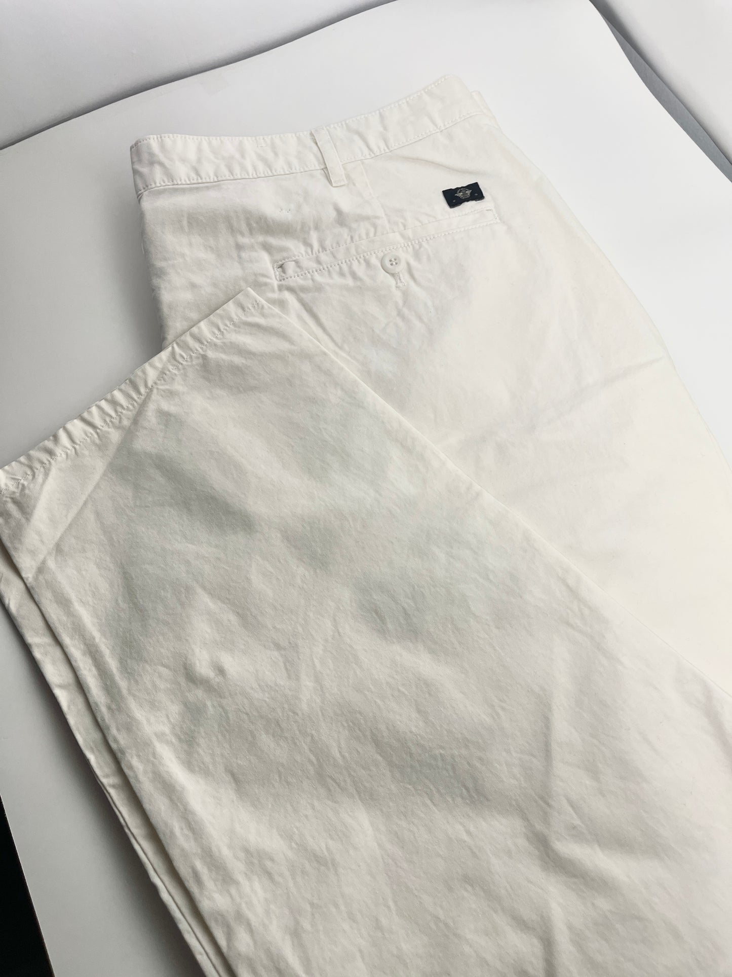 Relaxed tapered-fit chino